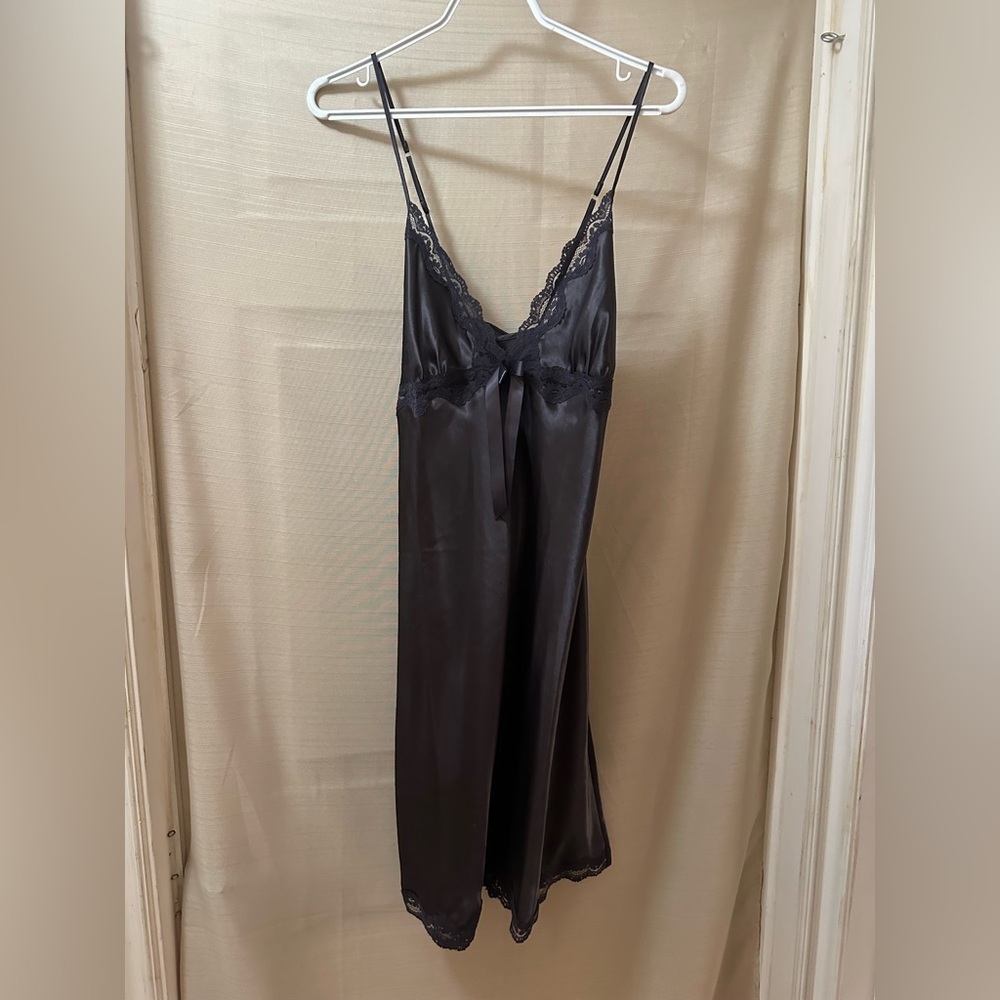 ⚫️ Deane & White Dark Grey Satin Lace Chemise Nightgown – Size L
